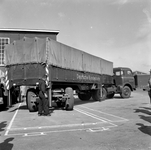 837632 Afbeelding van de demonstratie van een vrachtwagen met oplegger (systeem Huckepack) van de Deutsche Bundesbahn ...